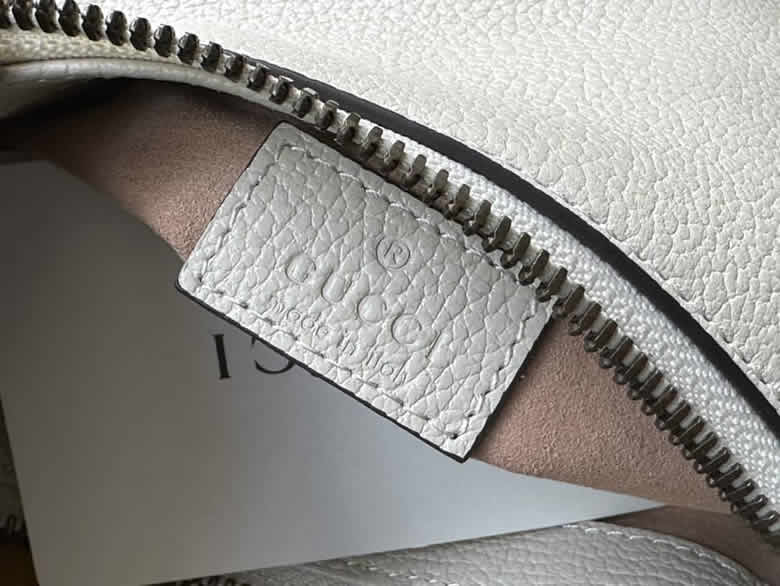 高仿古奇2023新款Aphrodite繫列雙G單肩手提純色腋下包739076白￥1480.00的图片-高仿古奇包包Gucci、高仿古奇女包Gucci