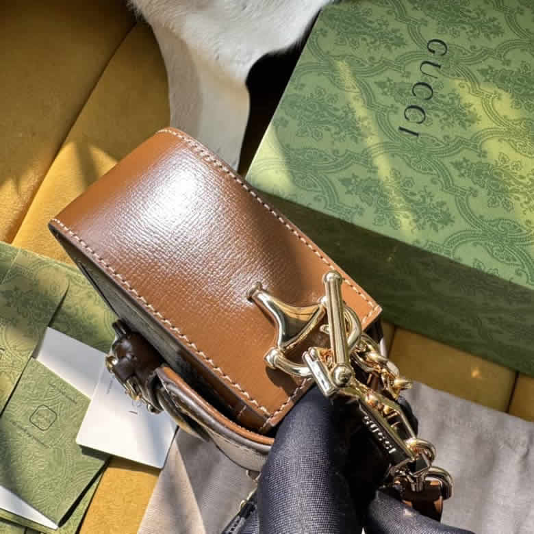 古馳米色和烏木色帆佈Gucci Horsebit 1955繫列肩背包735178￥1480.00的图片-高仿古奇包包Gucci、高仿古奇女包Gucci