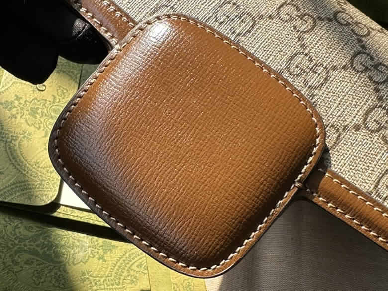 古馳米色和烏木色帆佈Gucci Horsebit 1955繫列肩背包735178￥1480.00的图片-高仿古奇包包Gucci、高仿古奇女包Gucci