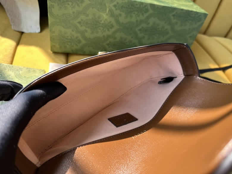 古馳米色和烏木色帆佈Gucci Horsebit 1955繫列肩背包735178￥1480.00的图片-高仿古奇包包Gucci、高仿古奇女包Gucci