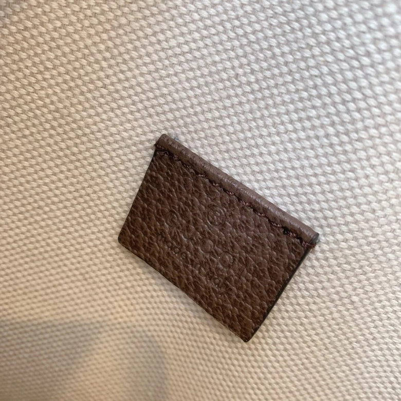 原單古馳男包Neo Vintage GG中號郵差包紅色皮革滾邊598604￥1480.00的图片-高仿古奇包包Gucci、高仿古奇男包Gucci