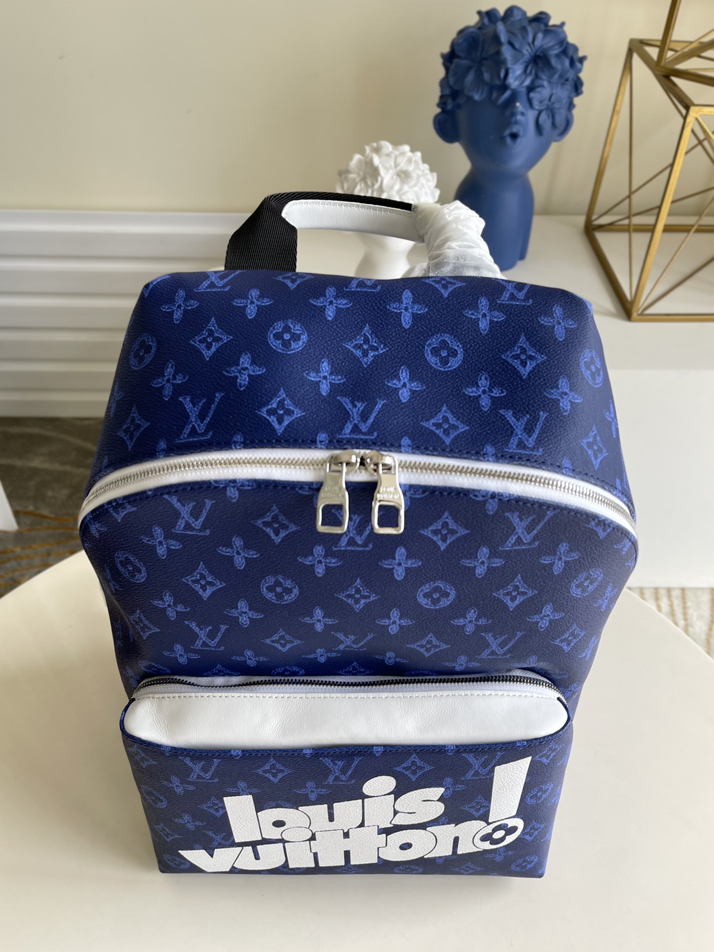 LV 原單雙肩包取材復古 Monogram 塗層帆佈的图片-高仿LV包包、高仿lv女包