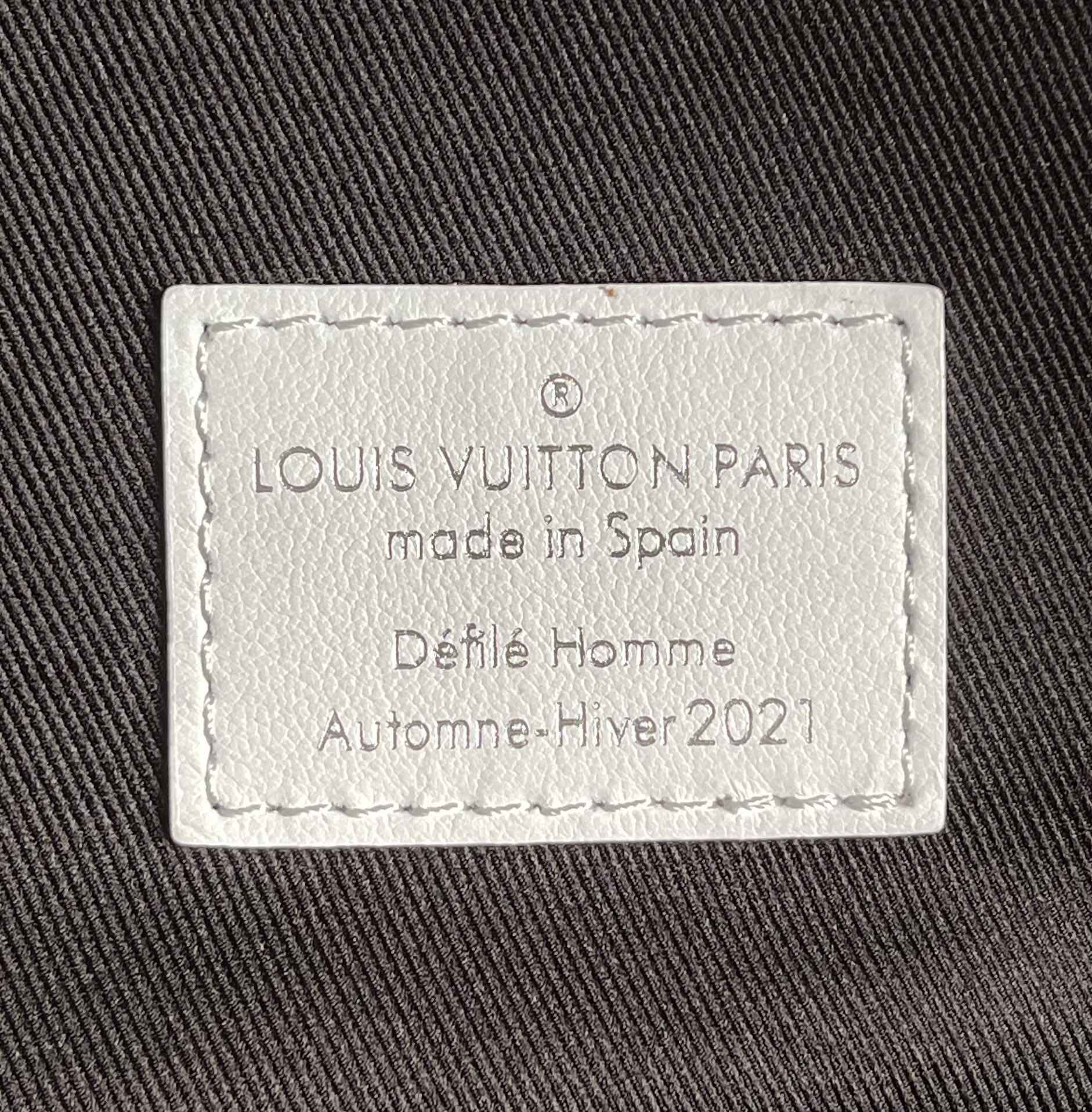 LV 原單雙肩包取材復古 Monogram 塗層帆佈的图片-高仿LV包包、高仿lv女包