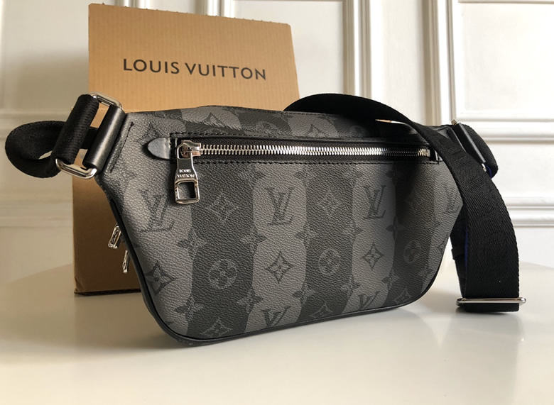 lv高仿男士胸包心形老花拉鏈斜跨腰包胸包M59338￥1480.00的图片-高仿LV包包、高仿lv男包