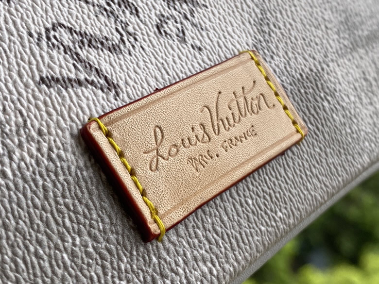 lv高仿郵差包男21SS TRIO郵差包三合一五合一龔俊 N50068￥1480.00的图片-高仿LV包包、高仿lv男包