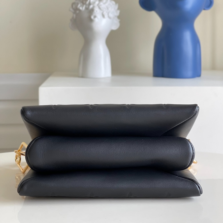 lv一比一高仿包最新款男包全皮鏈條包繫列 M59598黑色￥1480.00的图片-高仿LV包包、高仿lv男包