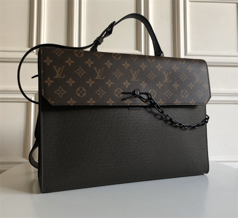 lv高仿公文包-驢牌2020潮款Robusto公文包M30591墨綠¥1880.00的图片-高仿LV包包、高仿lv男包 lv高仿公文包-驢牌2020潮款Robusto公文包M30591墨綠¥1880.00的图片-高仿LV包包、高仿lv男包