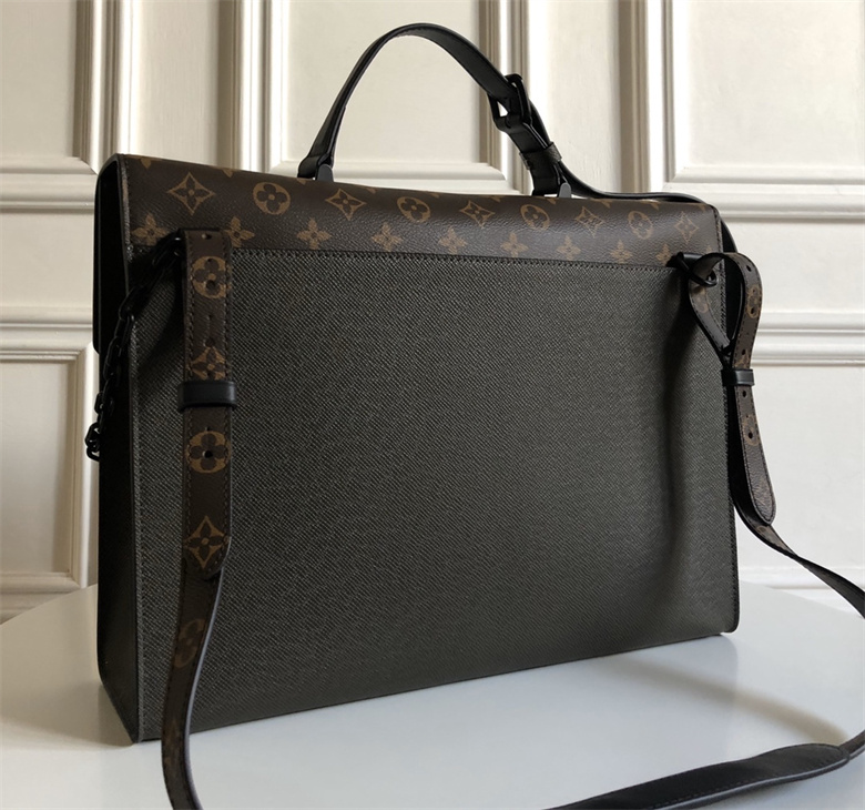 lv高仿公文包-驢牌2020潮款Robusto公文包M30591墨綠¥1880.00的图片-高仿LV包包、高仿lv男包 lv高仿公文包-驢牌2020潮款Robusto公文包M30591墨綠¥1880.00的图片-高仿LV包包、高仿lv男包