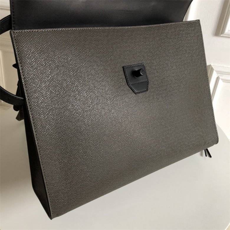 lv高仿公文包-驢牌2020潮款Robusto公文包M30591墨綠¥1880.00的图片-高仿LV包包、高仿lv男包 lv高仿公文包-驢牌2020潮款Robusto公文包M30591墨綠¥1880.00的图片-高仿LV包包、高仿lv男包