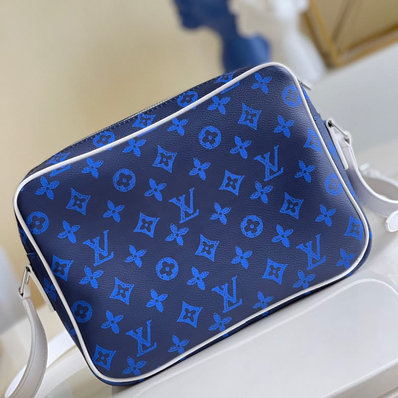 LV新款高仿男包 LV老花字體絲印郵差包M46115藍色¥1480.00的图片-高仿LV包包、高仿lv男包 LV新款高仿男包 LV老花字體絲印郵差包M46115藍色¥1480.00的图片-高仿LV包包、高仿lv男包