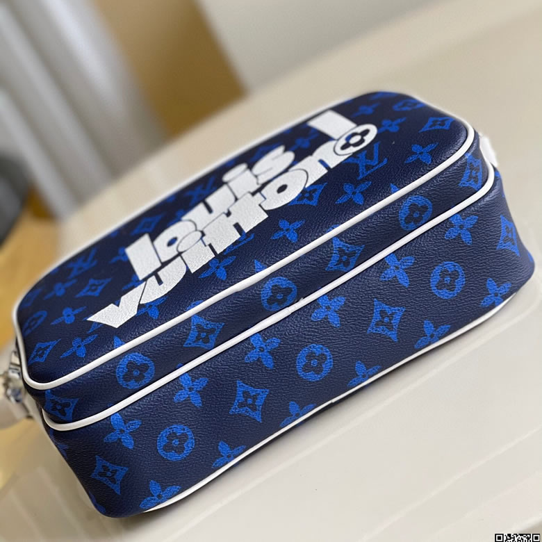 LV新款高仿男包 LV老花字體絲印郵差包M46115藍色¥1480.00的图片-高仿LV包包、高仿lv男包 LV新款高仿男包 LV老花字體絲印郵差包M46115藍色¥1480.00的图片-高仿LV包包、高仿lv男包