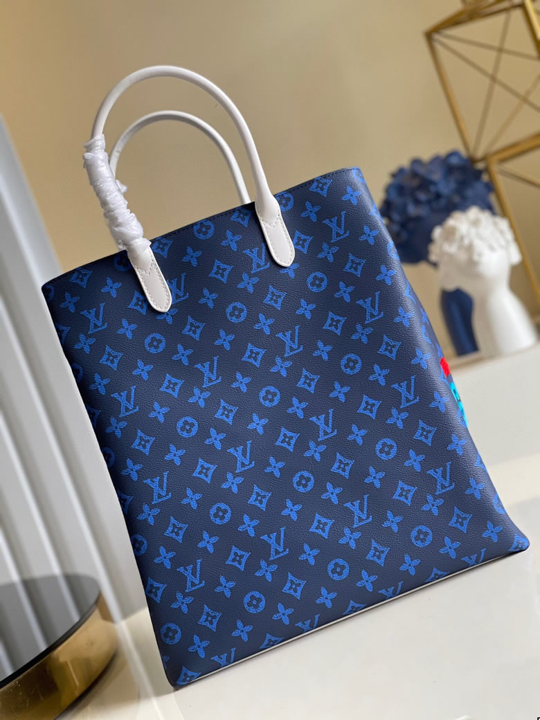 LV高仿男包新款 LV老花字體絲印托特包M46112藍¥1880.00的图片-高仿LV包包、高仿lv男包 LV高仿男包新款 LV老花字體絲印托特包M46112藍¥1880.00的图片-高仿LV包包、高仿lv男包