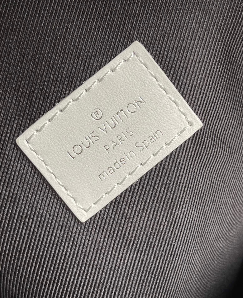 LV高仿男包圖片 LVMonogramEclipse雙肩包M46118藍花¥1880.00的图片-高仿LV包包、高仿lv男包 LV高仿男包圖片 LVMonogramEclipse雙肩包M46118藍花¥1880.00的图片-高仿LV包包、高仿lv男包