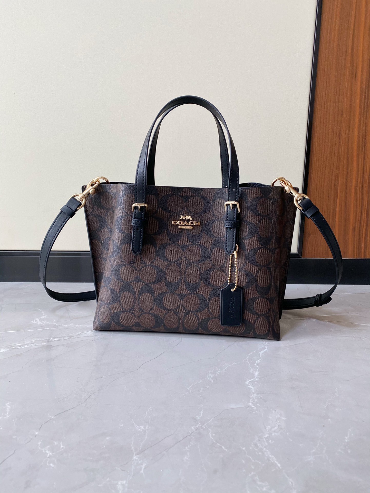 P360 款號C4250 COA** Mollie Tote 25 小號托特一比一高仿蔻馳包的图片-高仿蔻馳包包coach