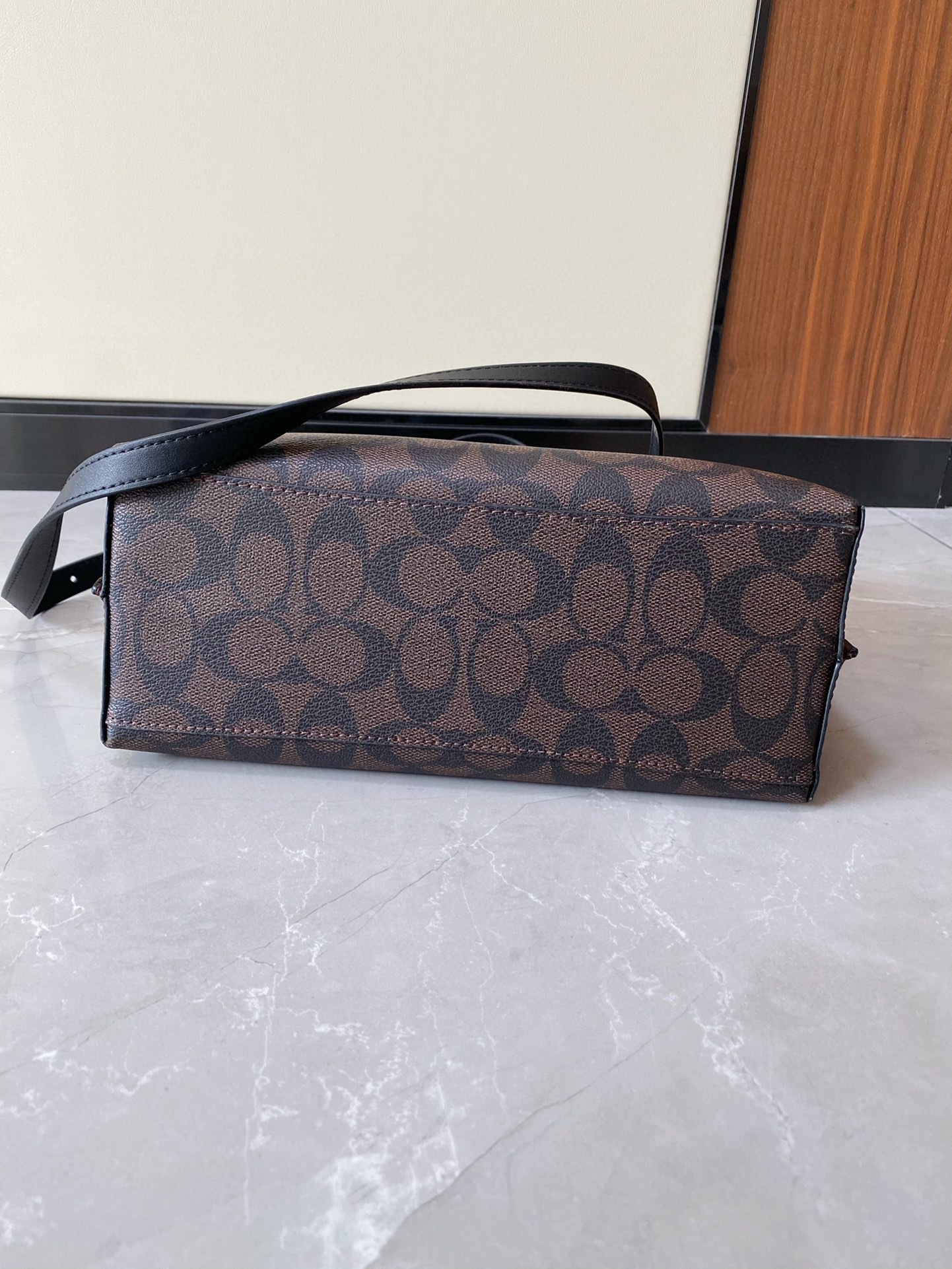 P360 款號C4250 COA** Mollie Tote 25 小號托特一比一高仿蔻馳包的图片-高仿蔻馳包包coach