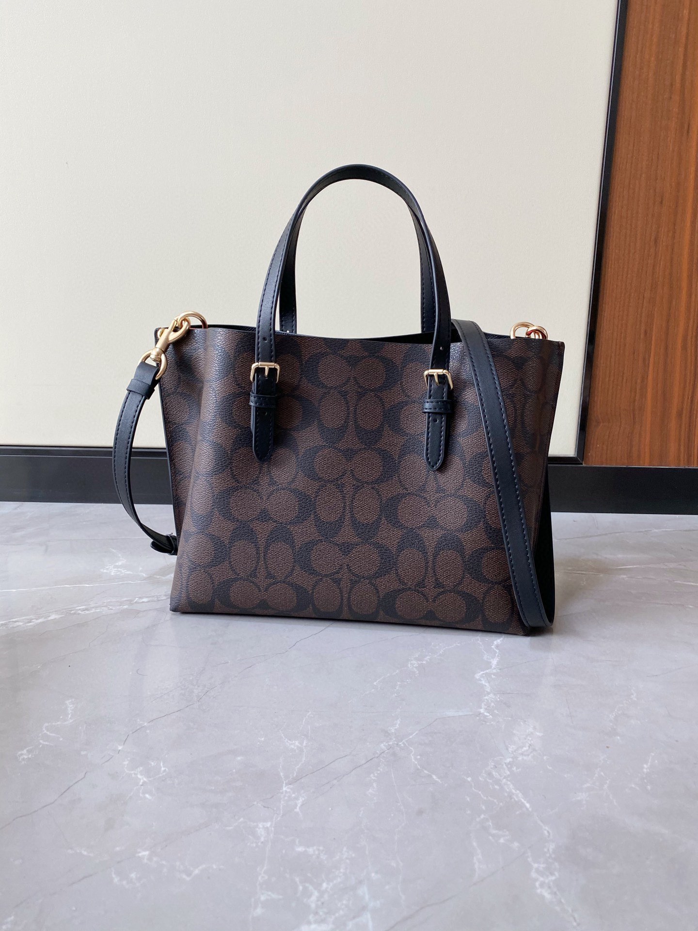 P360 款號C4250 COA** Mollie Tote 25 小號托特一比一高仿蔻馳包的图片-高仿蔻馳包包coach