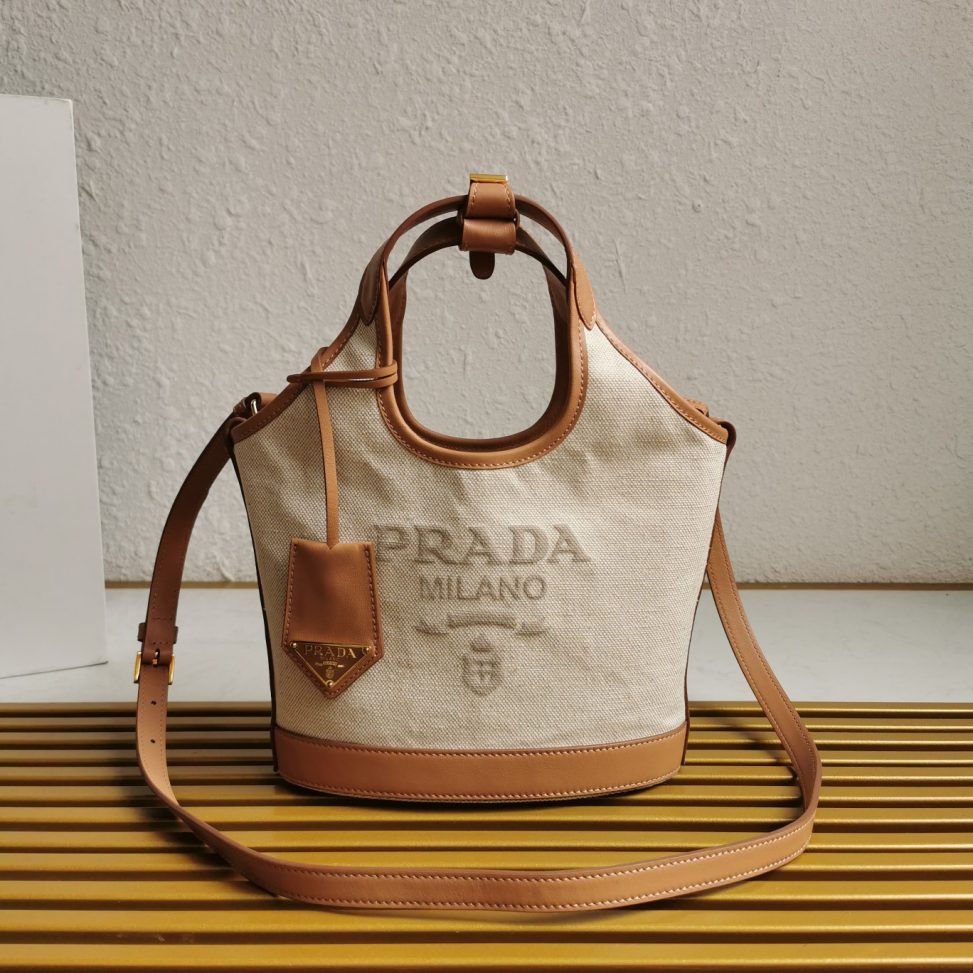 普拉達原單包專櫃最新款亞麻帆布包尺寸：21Ｘ18Ｘ9CM