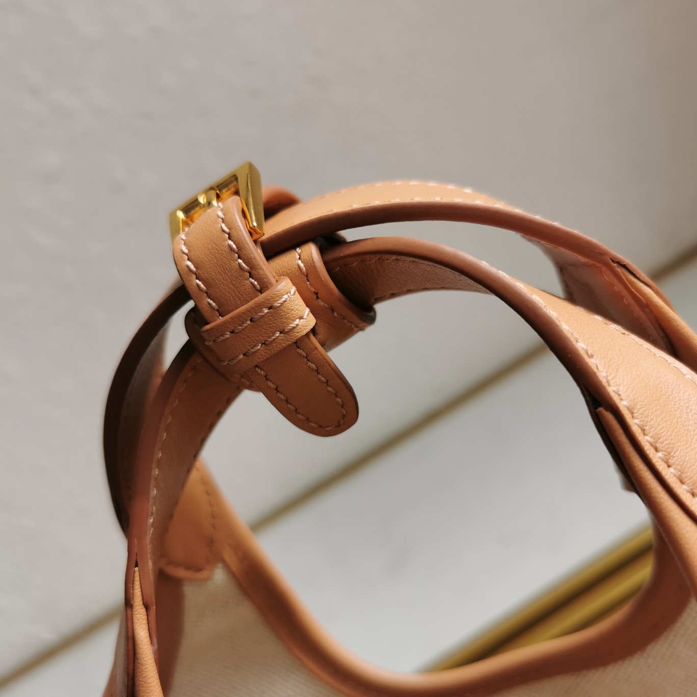 普拉達原單包專櫃最新款亞麻帆布包尺寸：21Ｘ18Ｘ9CM的图片-高仿普拉达包包