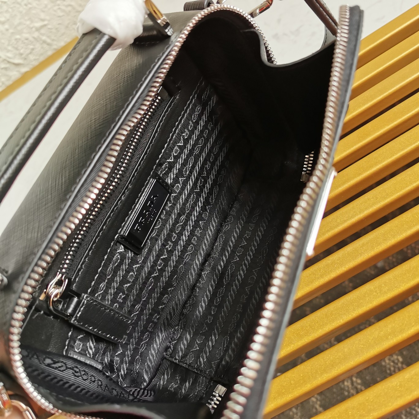 【頂級原單包普拉達】新款相機包2VH070手提包的图片-高仿普拉达包包