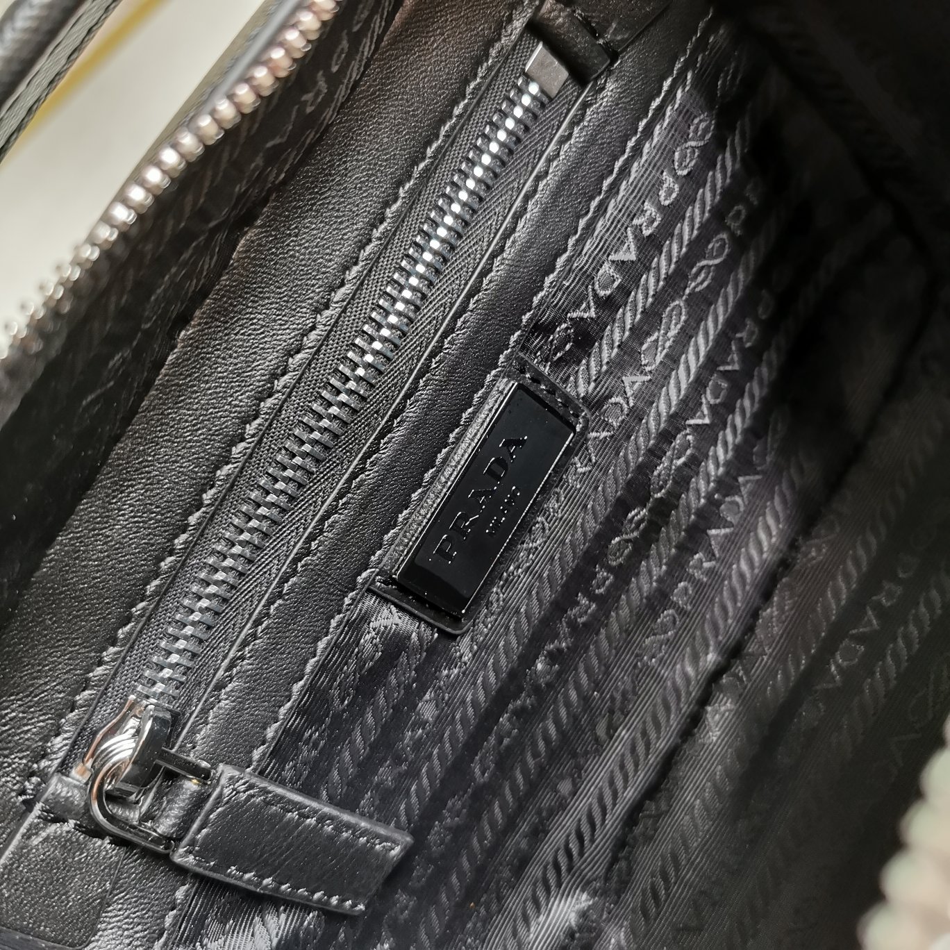 【頂級原單包普拉達】新款相機包2VH070手提包的图片-高仿普拉达包包