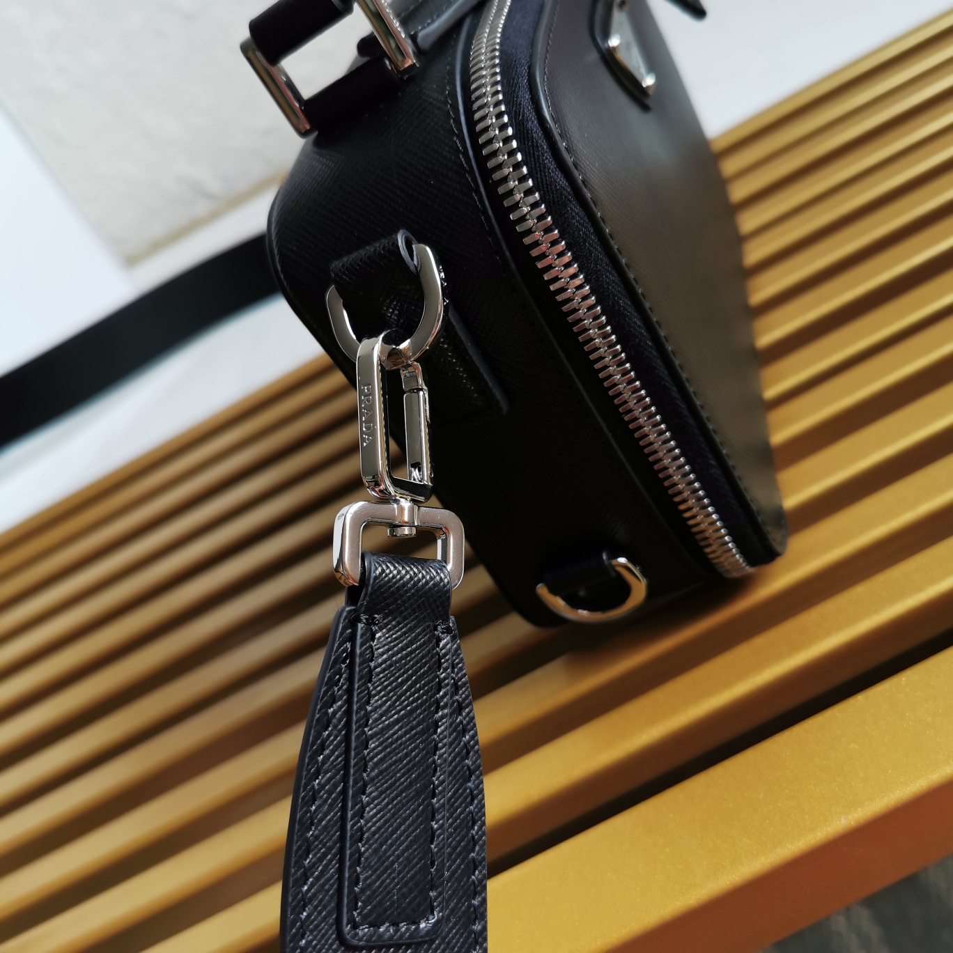 【頂級原單包普拉達】新款相機包2VH070手提包的图片-高仿普拉达包包