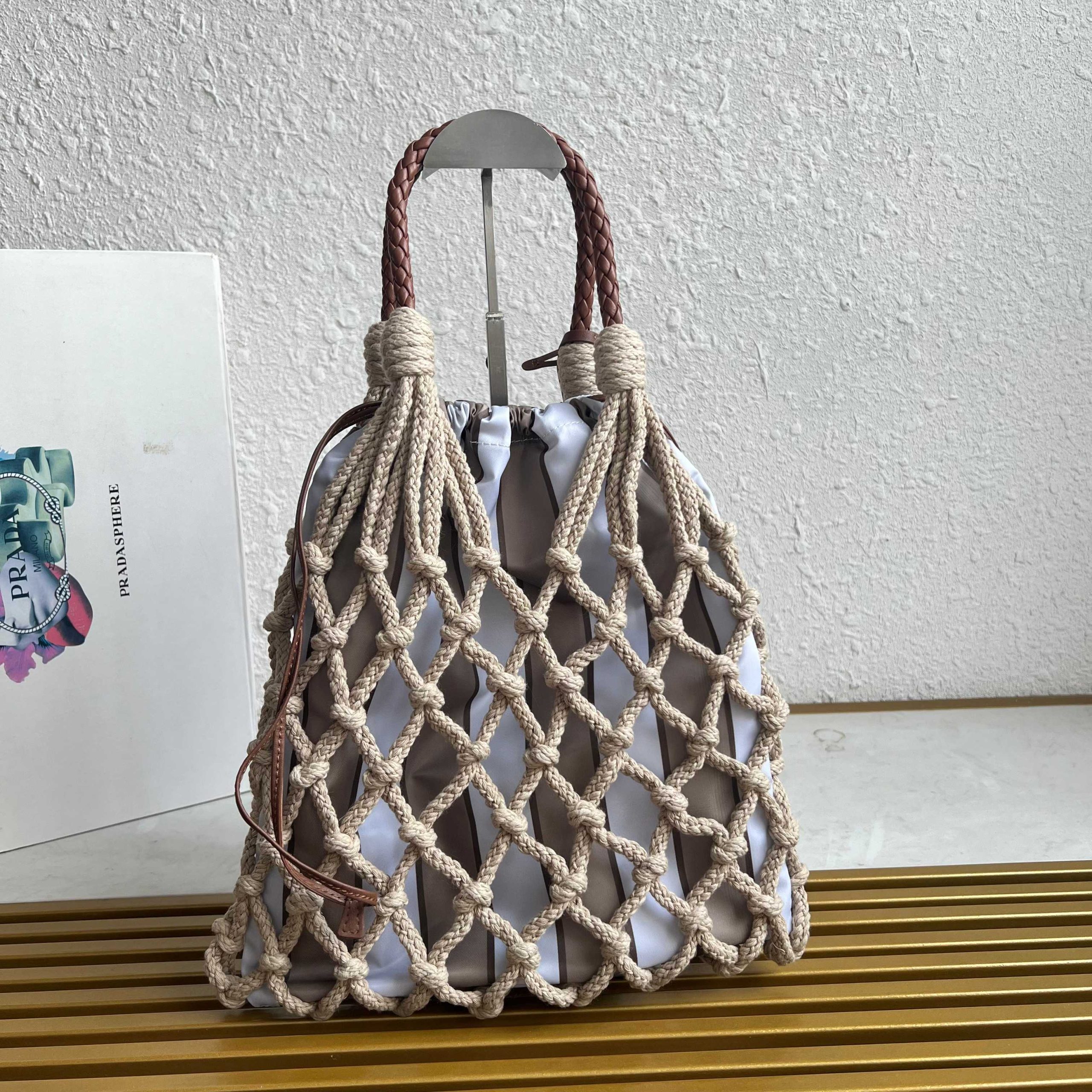 【頂級原單】新品編織1BC111棉質花邊手袋一比一高仿包普拉達的图片-高仿普拉达包包 【頂級原單】新品編織1BC111棉質花邊手袋一比一高仿包普拉達的图片-高仿普拉达包包