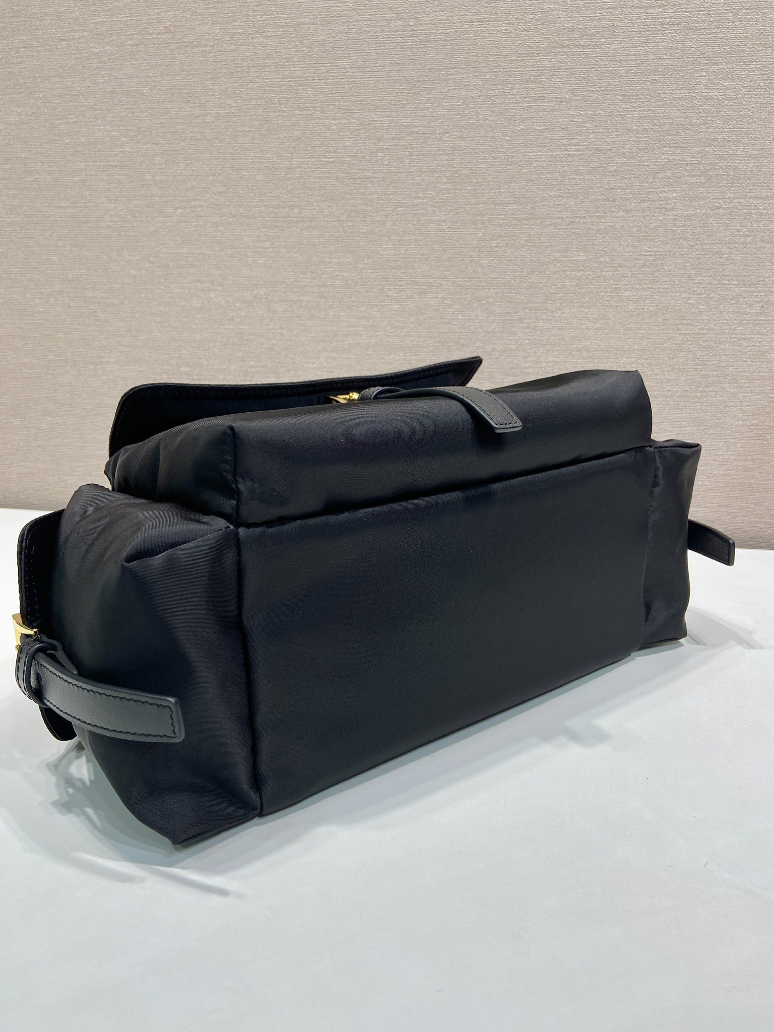 一比一普拉達高仿包手提包長31x高17x底11cm的图片-高仿普拉达包包 一比一普拉達高仿包手提包長31x高17x底11cm的图片-高仿普拉达包包