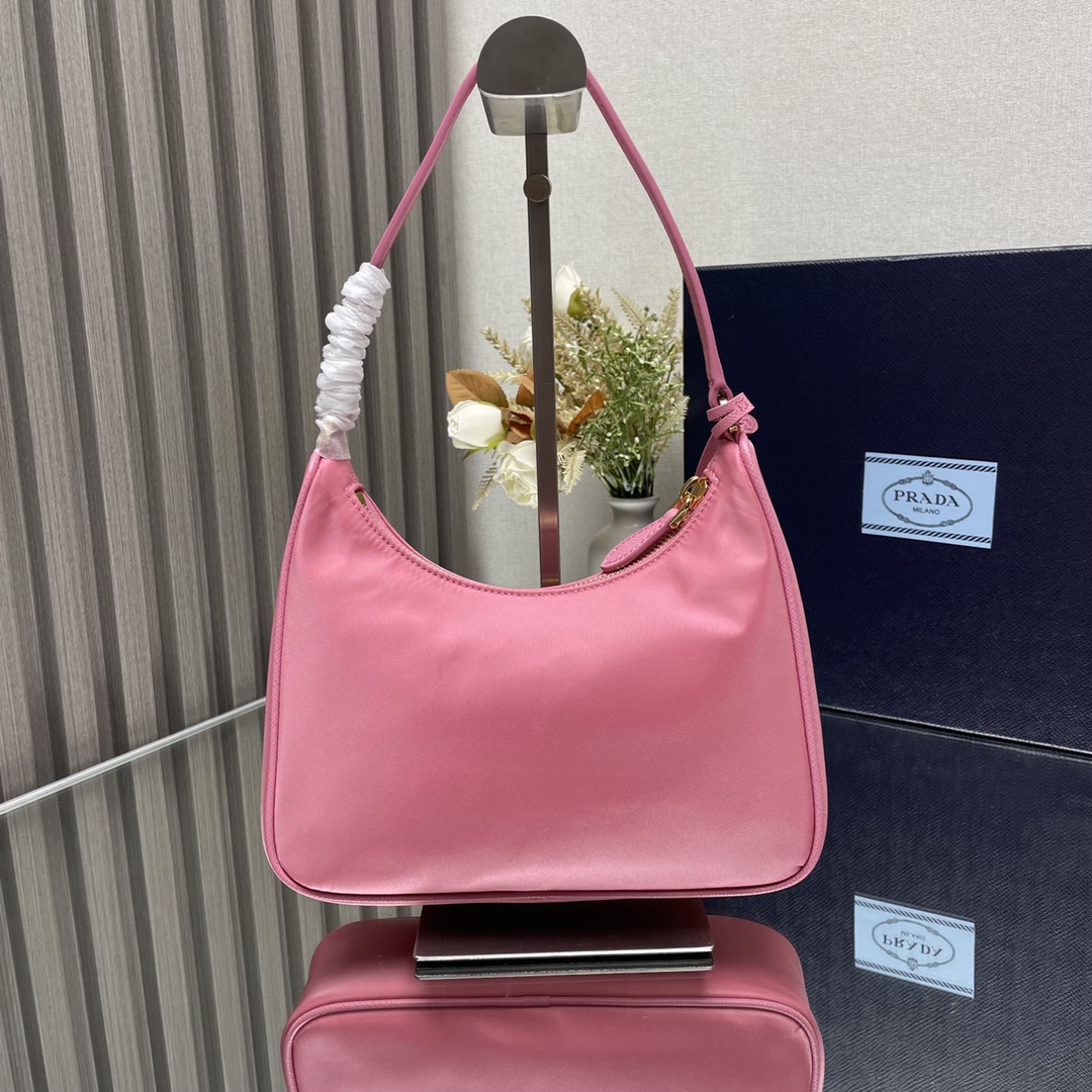 【頂級原單高仿包普拉達】Prada進口原廠降落傘布料的图片-高仿普拉达包包 【頂級原單高仿包普拉達】Prada進口原廠降落傘布料的图片-高仿普拉达包包