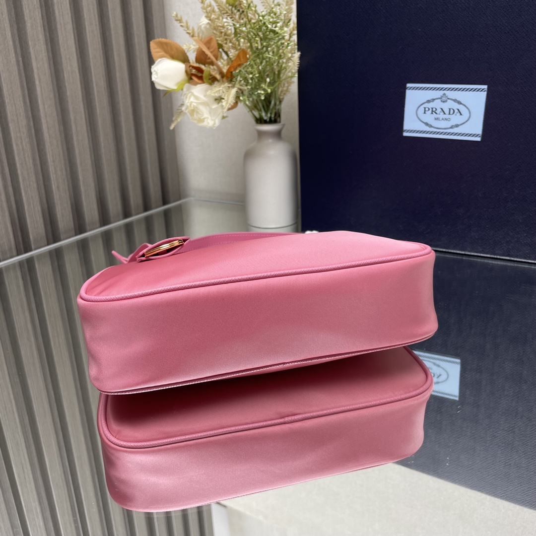 【頂級原單高仿包普拉達】Prada進口原廠降落傘布料的图片-高仿普拉达包包 【頂級原單高仿包普拉達】Prada進口原廠降落傘布料的图片-高仿普拉达包包