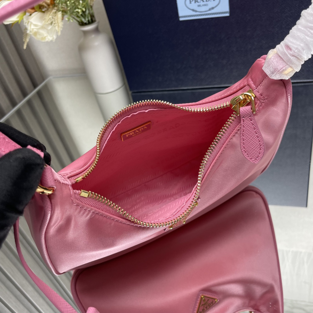 【頂級原單高仿包普拉達】Prada進口原廠降落傘布料的图片-高仿普拉达包包 【頂級原單高仿包普拉達】Prada進口原廠降落傘布料的图片-高仿普拉达包包