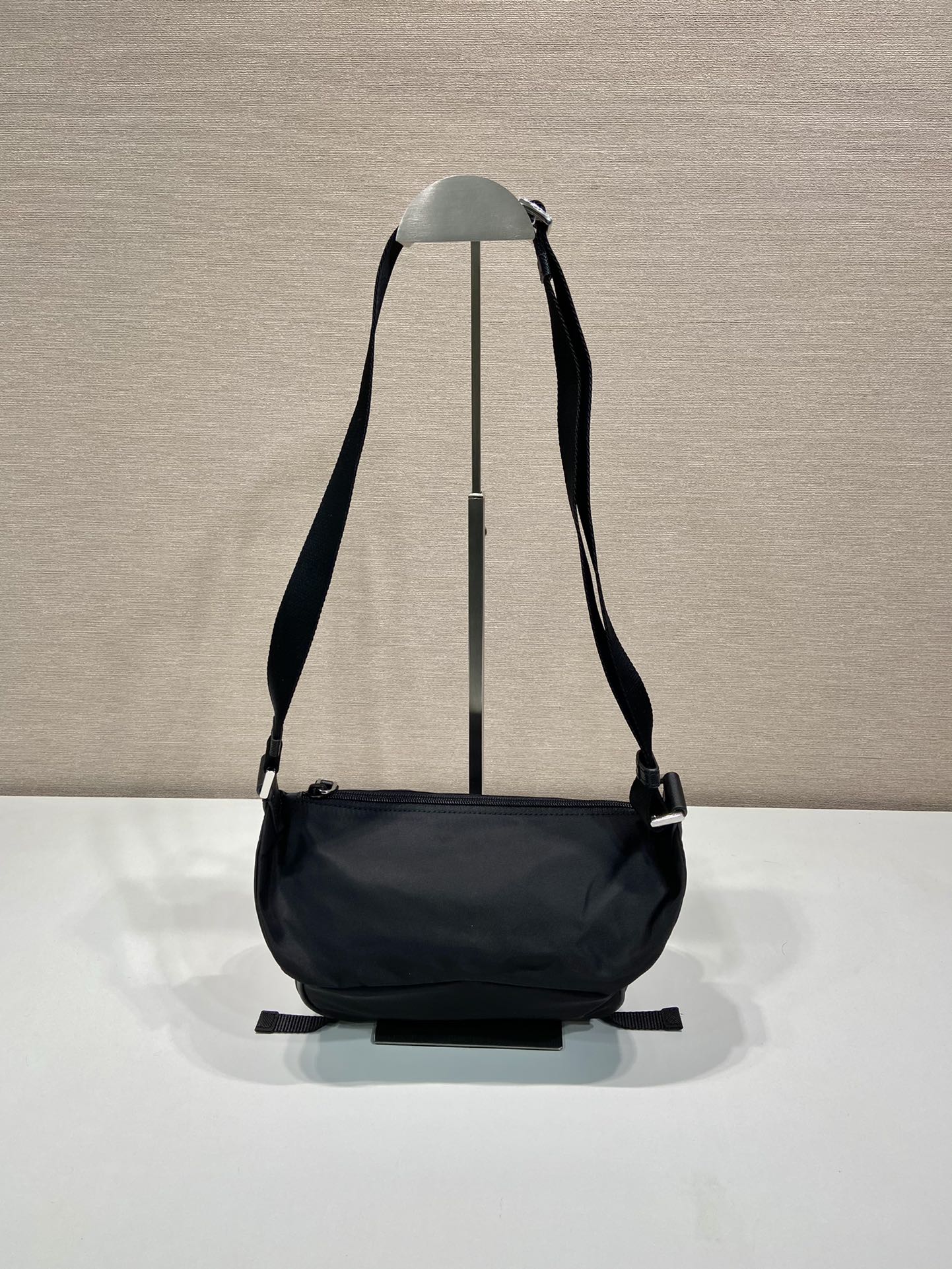 普拉達原單包迷你郵差包2VH171迷你翻蓋式單肩包的图片-高仿普拉达包包