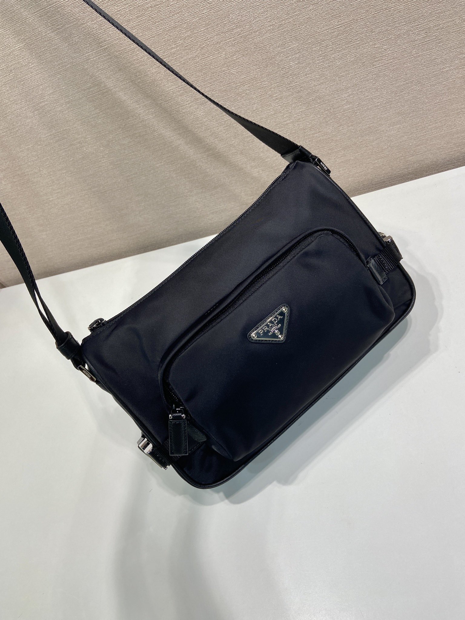 新款郵差包普拉達一比一原單包2VH192小號的图片-高仿普拉达包包 新款郵差包普拉達一比一原單包2VH192小號的图片-高仿普拉达包包