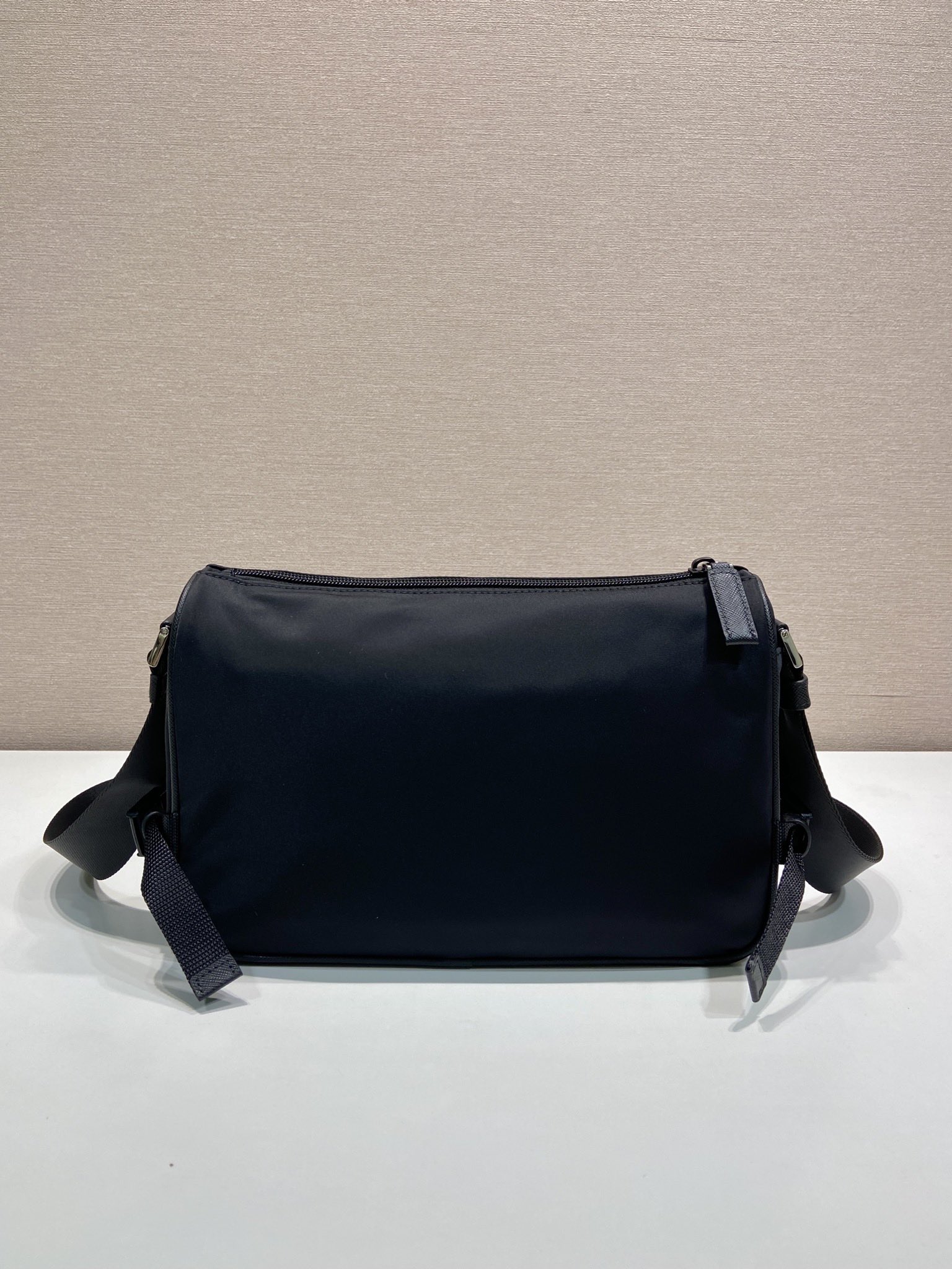 新款郵差包普拉達一比一原單包2VH192小號的图片-高仿普拉达包包 新款郵差包普拉達一比一原單包2VH192小號的图片-高仿普拉达包包