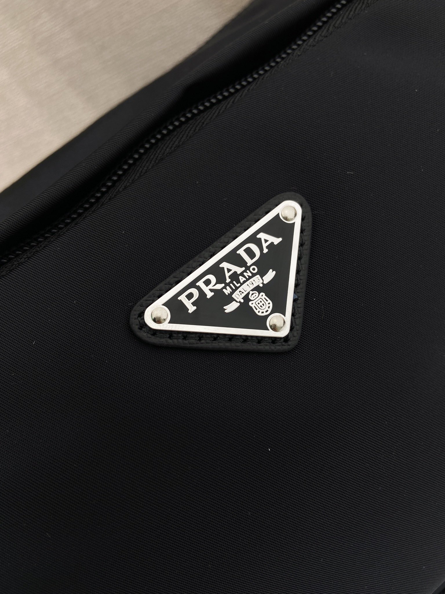 新款郵差包普拉達一比一原單包2VH192小號的图片-高仿普拉达包包 新款郵差包普拉達一比一原單包2VH192小號的图片-高仿普拉达包包