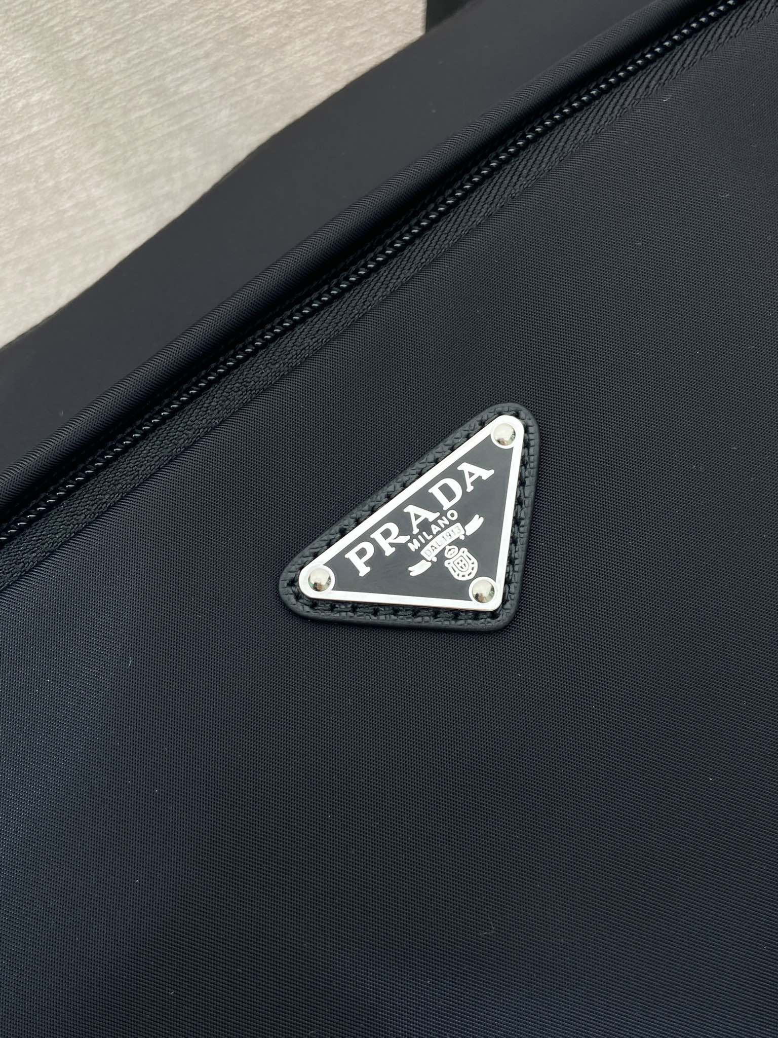 普拉達新款郵差包一比一原單包的图片-高仿普拉达包包