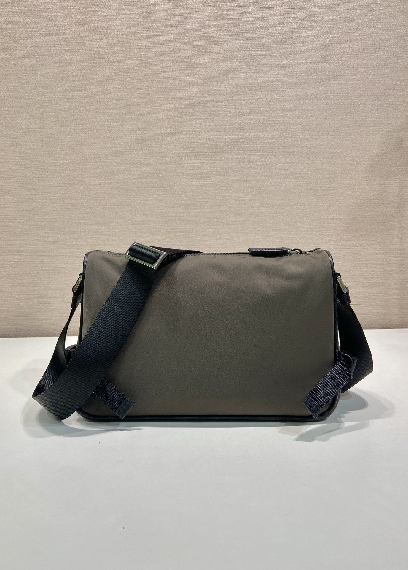 新款郵差包2VH192小號長28x高17.5x底10cm普拉達高仿包的图片-高仿普拉达包包