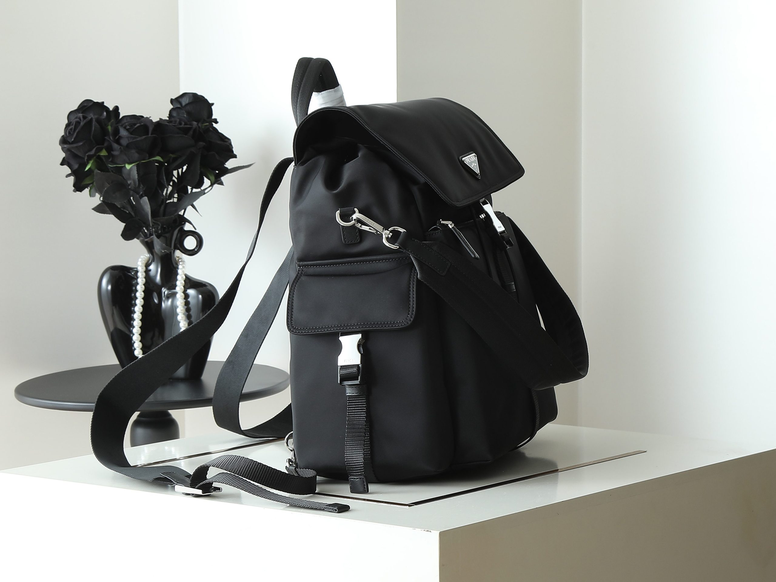 Explore手袋長38x高37x底20cm一比一普拉達高仿包的图片-高仿普拉达包包 Explore手袋長38x高37x底20cm一比一普拉達高仿包的图片-高仿普拉达包包