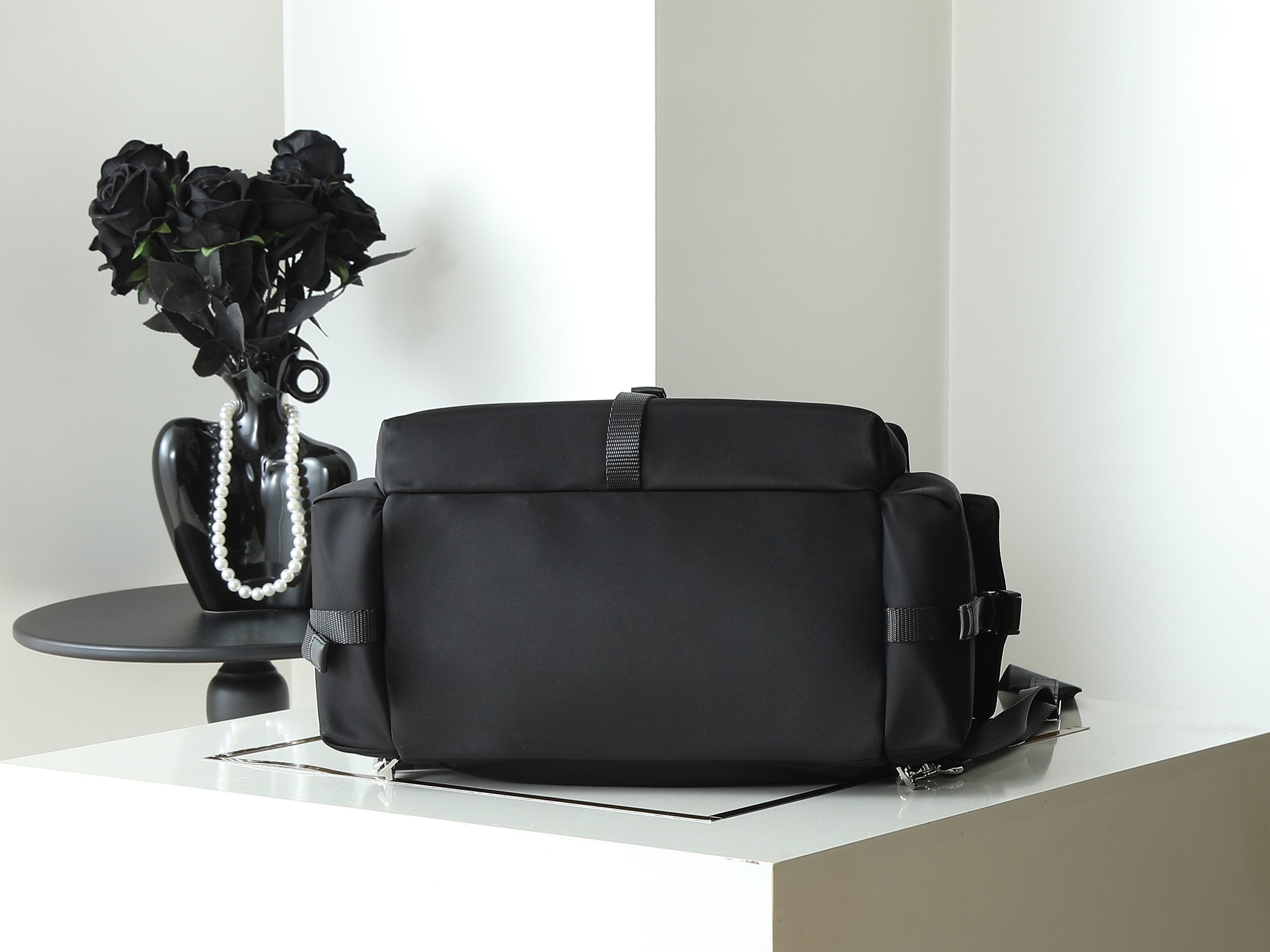 Explore手袋長38x高37x底20cm一比一普拉達高仿包的图片-高仿普拉达包包 Explore手袋長38x高37x底20cm一比一普拉達高仿包的图片-高仿普拉达包包