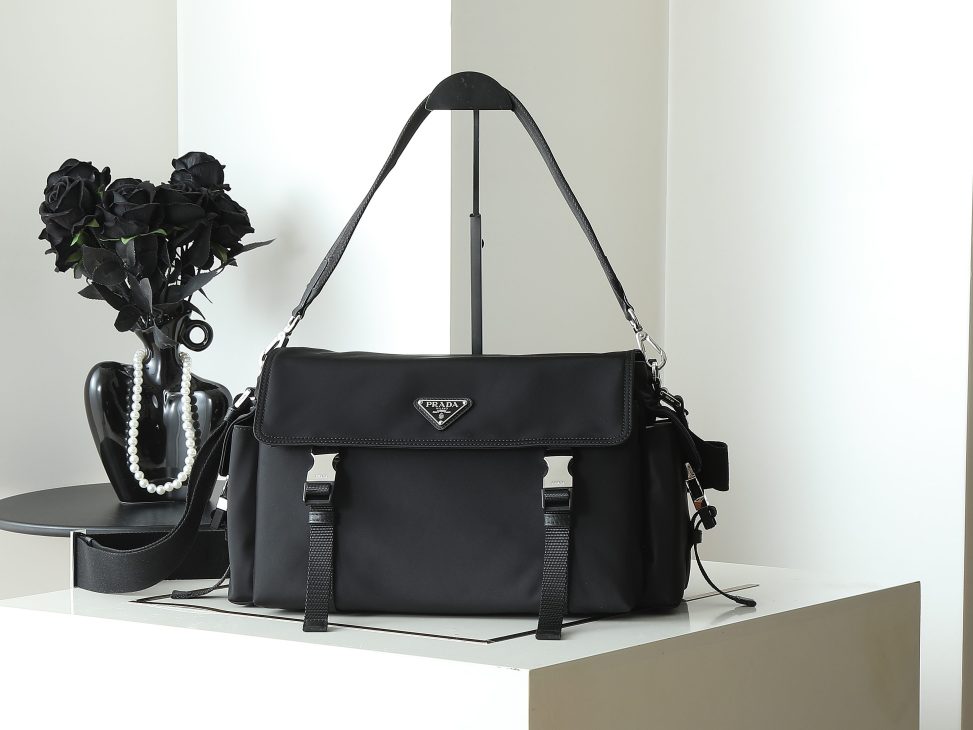 頂級原單包普拉達長38x高37x底20cm配有肩帶和可拆卸提手