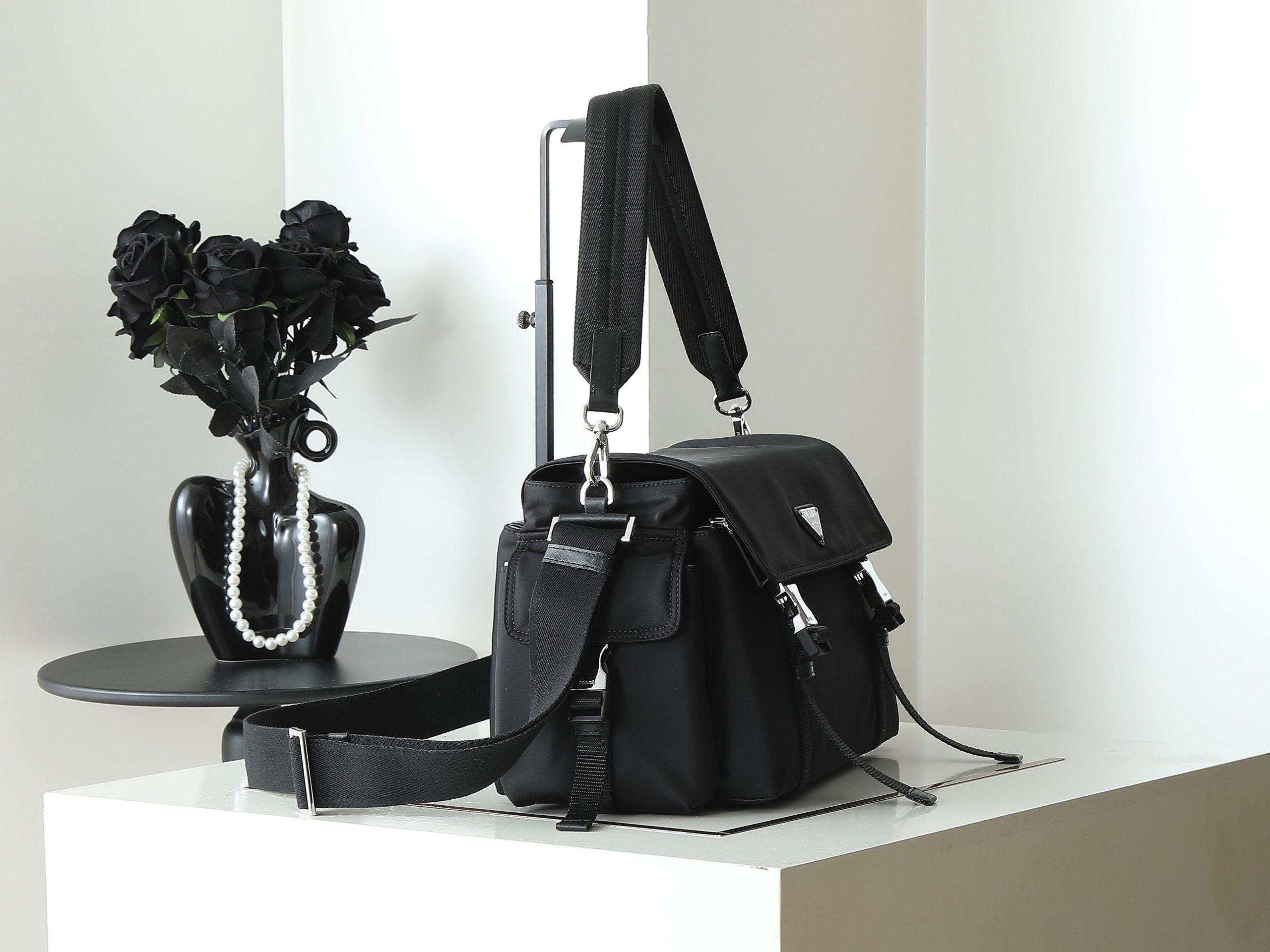 頂級原單包普拉達長38x高37x底20cm配有肩帶和可拆卸提手的图片-高仿普拉达包包 頂級原單包普拉達長38x高37x底20cm配有肩帶和可拆卸提手的图片-高仿普拉达包包