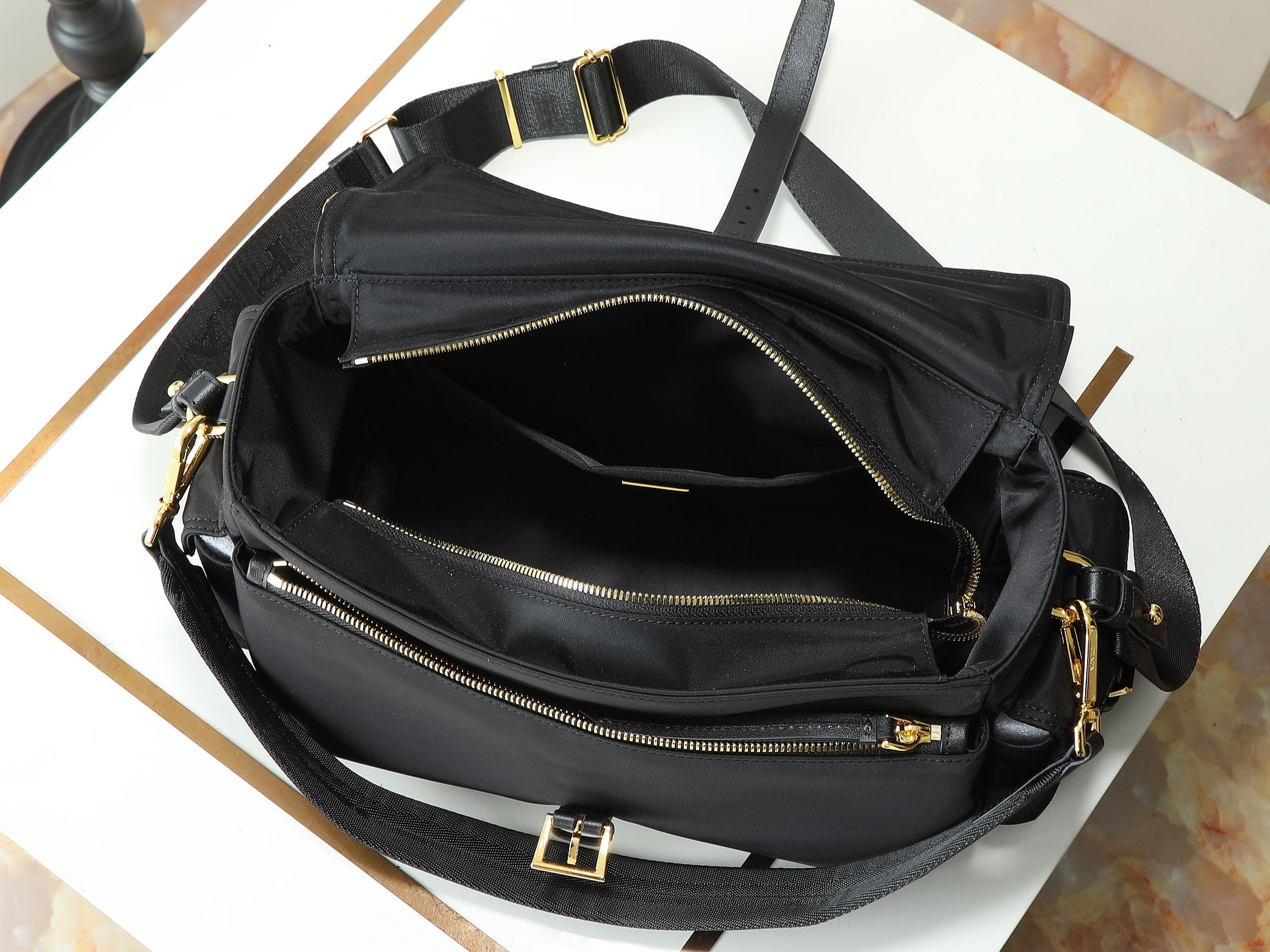 一比一普拉達高仿包永久不過時爆款可多種方式攜帶的图片-高仿普拉达包包 一比一普拉達高仿包永久不過時爆款可多種方式攜帶的图片-高仿普拉达包包