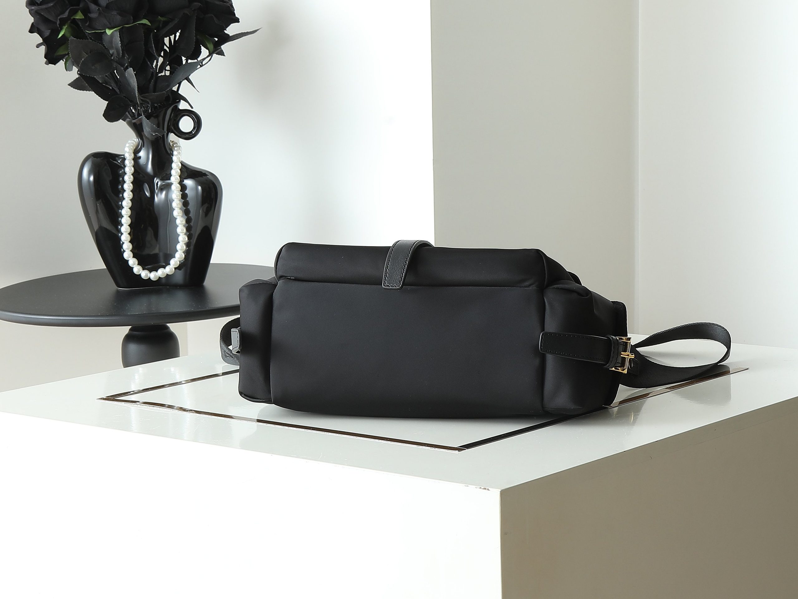 新款郵差包普拉達1BD394小號高仿包包的图片-高仿普拉达包包 新款郵差包普拉達1BD394小號高仿包包的图片-高仿普拉达包包