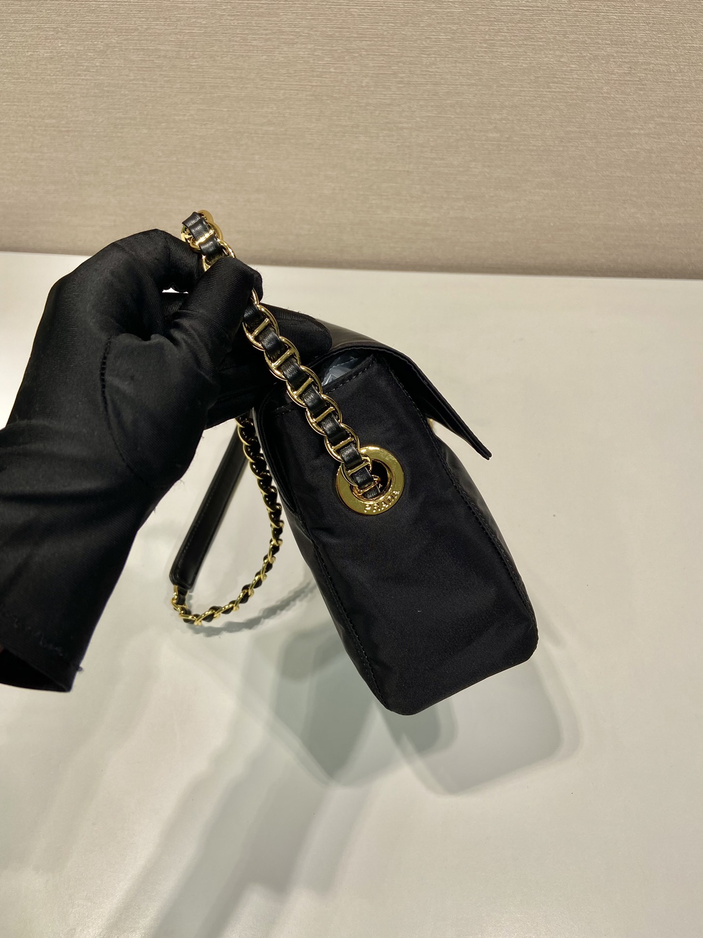 頂級原單包包中古小挎包普拉達1BD648 長18x高17x底5cm的图片-高仿普拉达包包 頂級原單包包中古小挎包普拉達1BD648 長18x高17x底5cm的图片-高仿普拉达包包