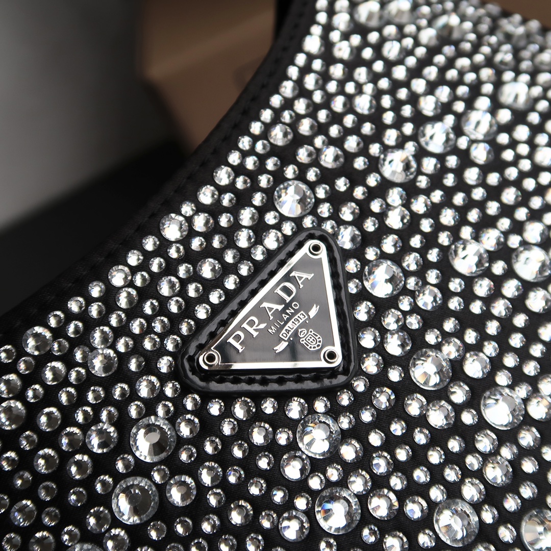 頂級原單包包普拉達滿天星腋下包1BC169長22x高18.5x底4.5cm的图片-高仿普拉达包包