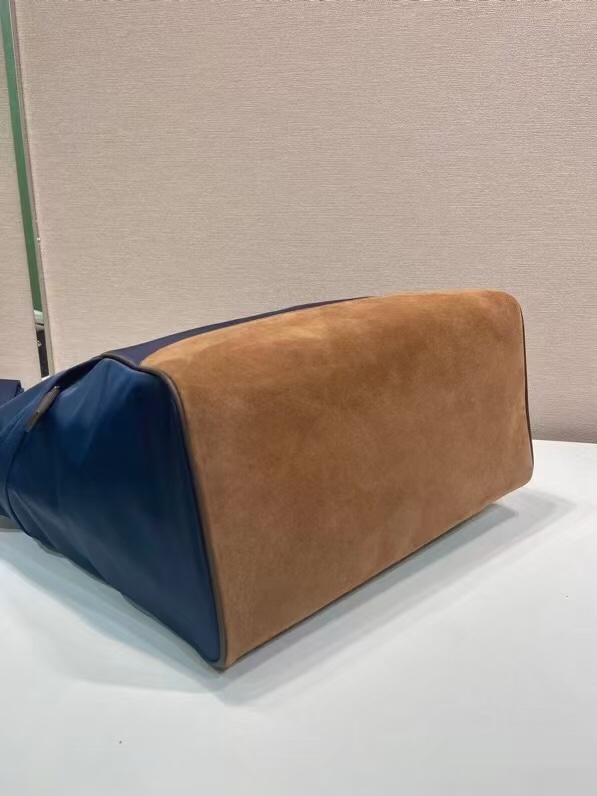 一比一普拉達高仿包展現靈活百搭的現代風格顏色混搭的图片-高仿普拉达包包 一比一普拉達高仿包展現靈活百搭的現代風格顏色混搭的图片-高仿普拉达包包