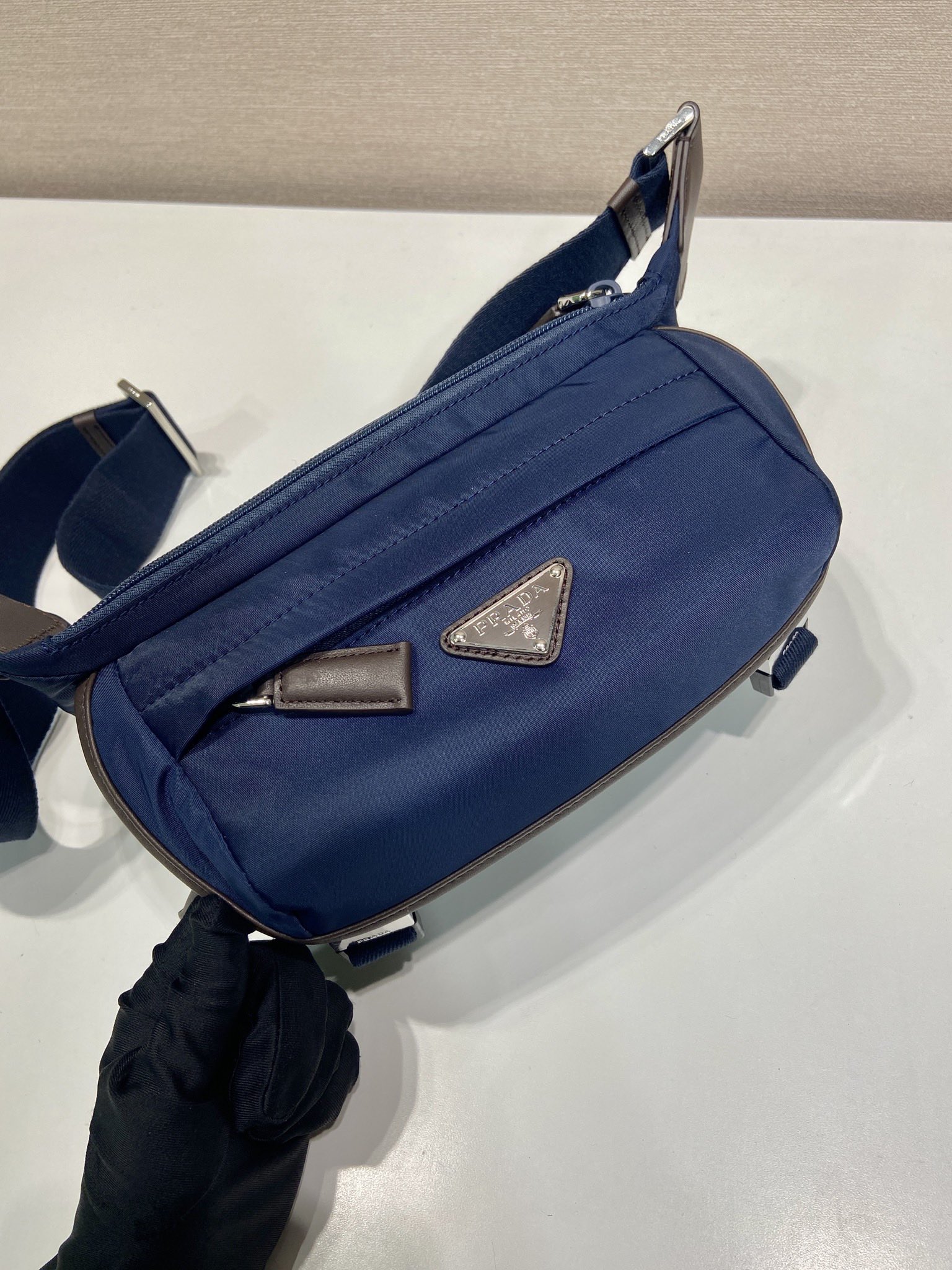 迷你郵差包採用運動風格設計普拉達原單包的图片-高仿普拉达包包 迷你郵差包採用運動風格設計普拉達原單包的图片-高仿普拉达包包