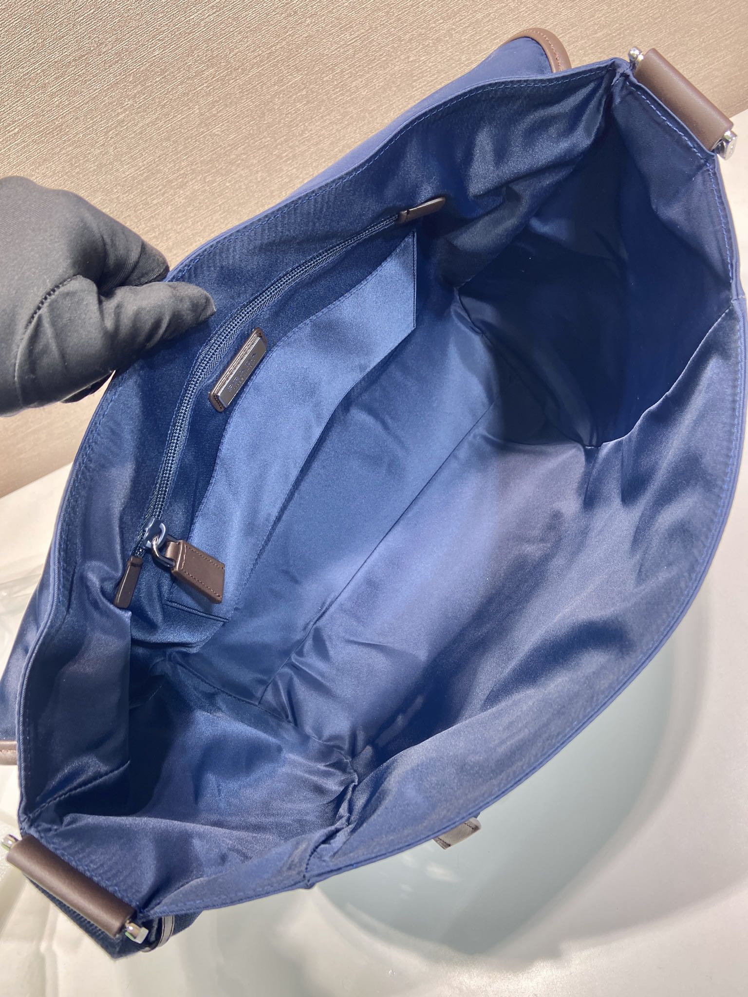 頂級原單包普拉達郵差包長34x高29.5x底14.5cm的图片-高仿普拉达包包 頂級原單包普拉達郵差包長34x高29.5x底14.5cm的图片-高仿普拉达包包