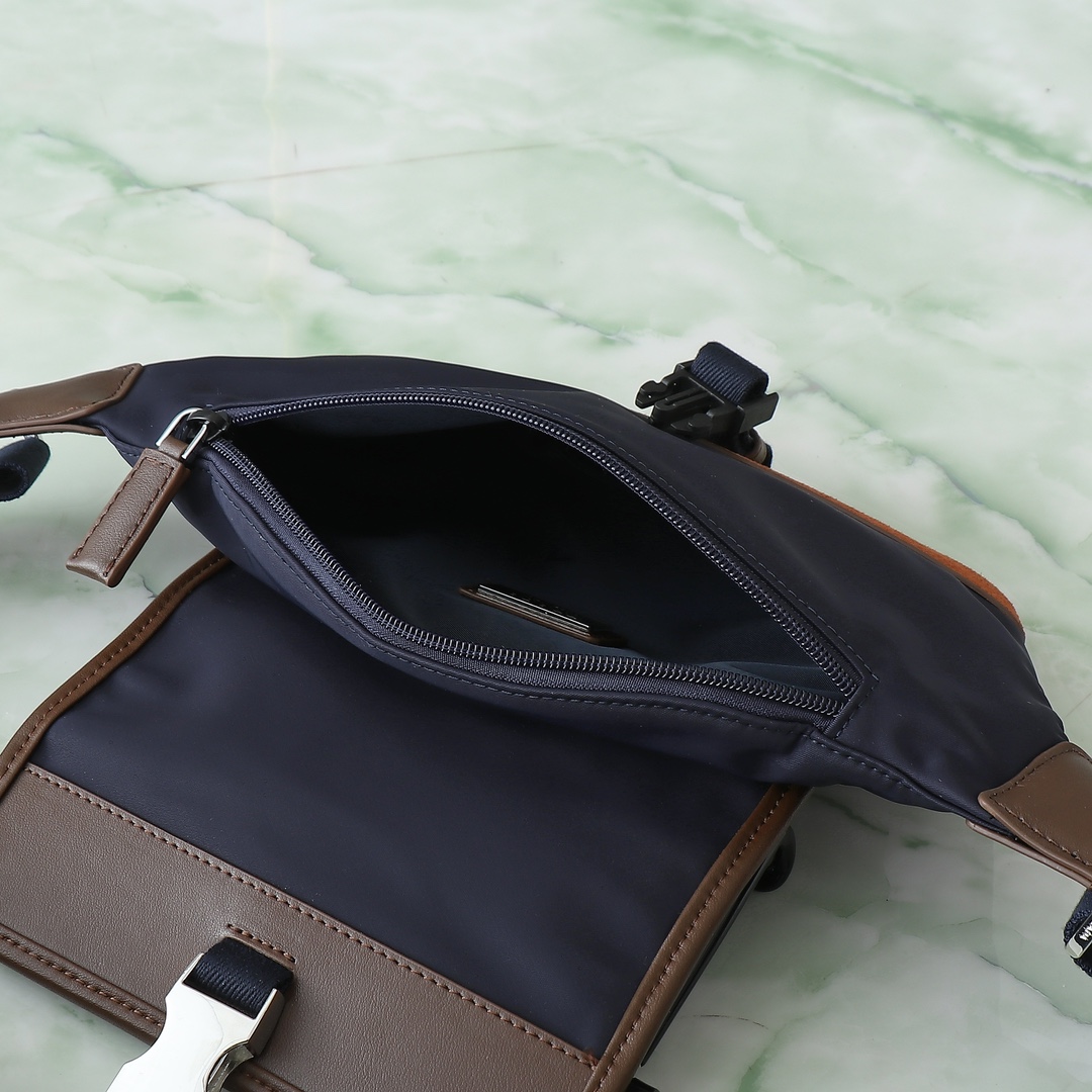 原單包普拉達新款腰包2VH176百搭時尚單肩包的图片-高仿普拉达包包