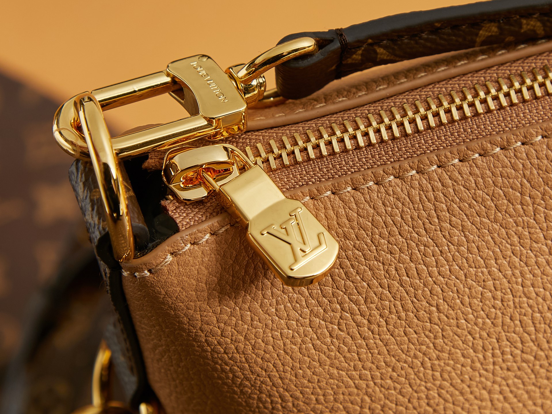 【頂級原單包LV手袋 獨家實拍 動態163c】M28029的图片-高仿LV包包、高仿lv女包