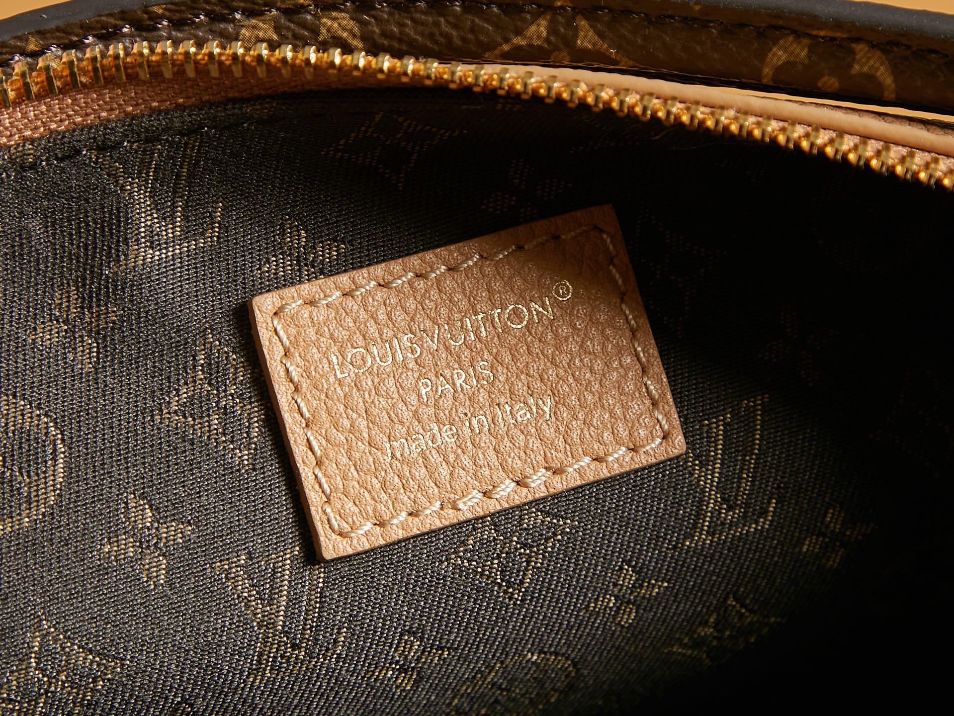 【頂級原單包LV手袋 獨家實拍 動態163c】M28029的图片-高仿LV包包、高仿lv女包